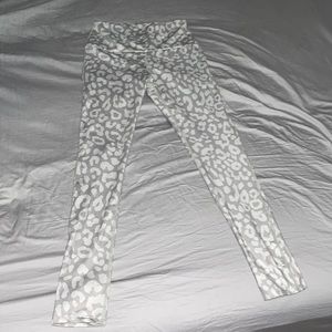 SHEIN cheetah leggings.